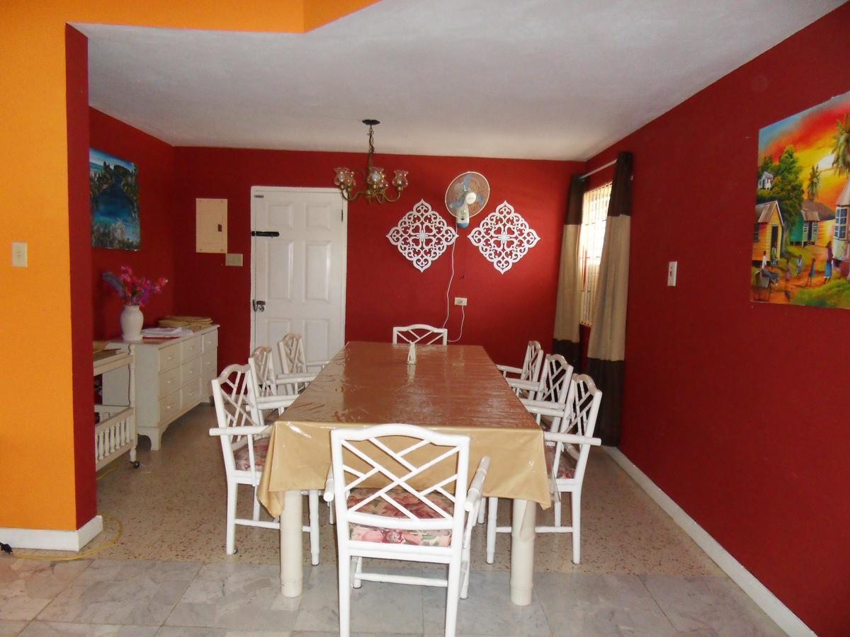 Whistling Villa Runaway Bay Bagian luar foto